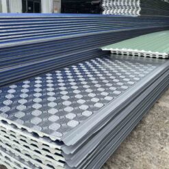 Tôn xốp Việt Nhật được sản xuất theo công nghệ hiện đại, đảm bảo tiêu chuẩn chất lượng cao