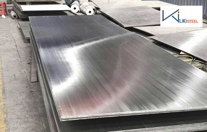 Tấm inox dày dặn, chịu lực tốt, lý tưởng cho các công trình lớn, đòi hỏi độ an toàn cao.