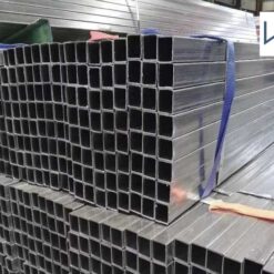 Inox hộp 80x80 có bề mặt sáng bóng, phù hợp cho các công trình yêu cầu cao về thẩm mỹ