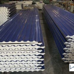 Tôn xốp Việt Nhật với khả năng cách nhiệt và chống nóng vượt trội, là giải pháp tối ưu cho mái nhà