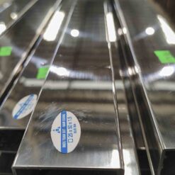 Kết cấu chắc chắn của hộp inox 40x80 đảm bảo an toàn và độ bền lâu dài