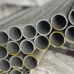 Ống thép phi 32 được sản xuất theo tiêu chuẩn chất lượng, đảm bảo độ bền vượt trội