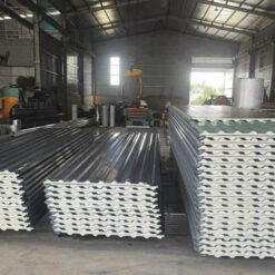 Giá tôn PU cách nhiệt Hoa Sen hấp dẫn, độ bền 10-40 năm nhà xưởng hay công trình dân dụng