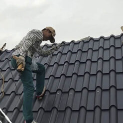 Tôn giả ngói cách nhiệt bền 50 năm, lý tưởng cho mái nhà ven biển