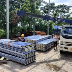 Tôn xốp Hoa Sen cấu trúc chịu lực tốt, hoàn hảo cho nhà xưởng