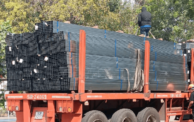 Giá Sắt Hộp 40x80, Sắt Hộp Mạ Kẽm 40x80 Hòa Phát LIKI STEEL vận chuyện Sắt hộp 40x80 cho khách hàng